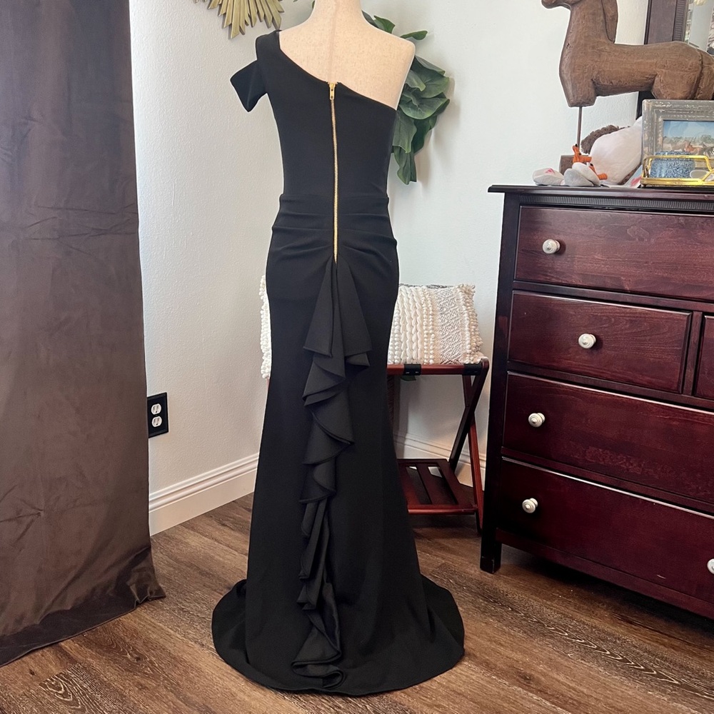 AQUA One-Shoulder Ruffled Gown - Picture 10 of 13